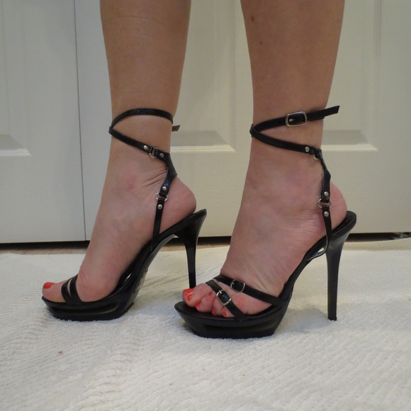 LAST CHANCE  Strappy Buckled Double Ankle Wrap Sandal Heels - Picture 3 of 4